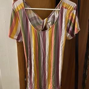 Multi color low back tshirt from Buckle